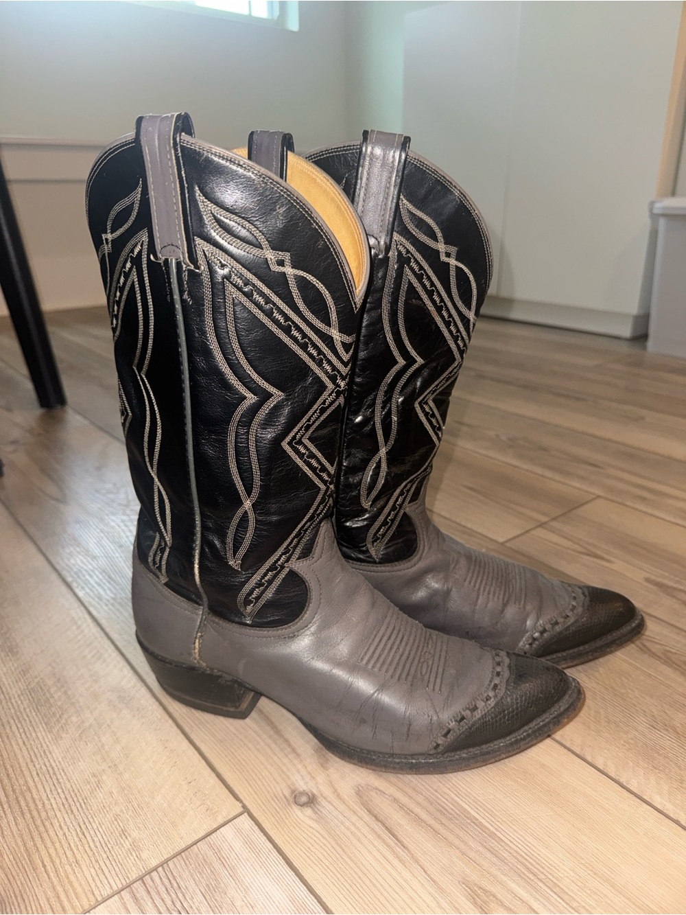 Vintage Tony lama lizard wingtip cowboy boots 9.5D Gold label